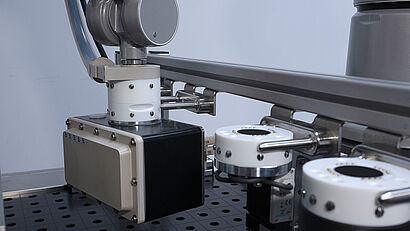 Der Wechselvorgang geschieht mittels der eigens entwickelten Ablagestation.